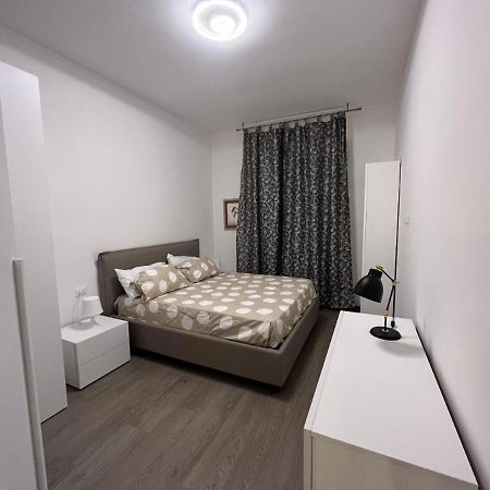 Col Di Lana Apt Milano Esterno foto