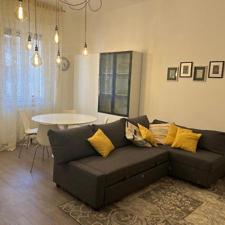 Col Di Lana Apt Milano Esterno foto