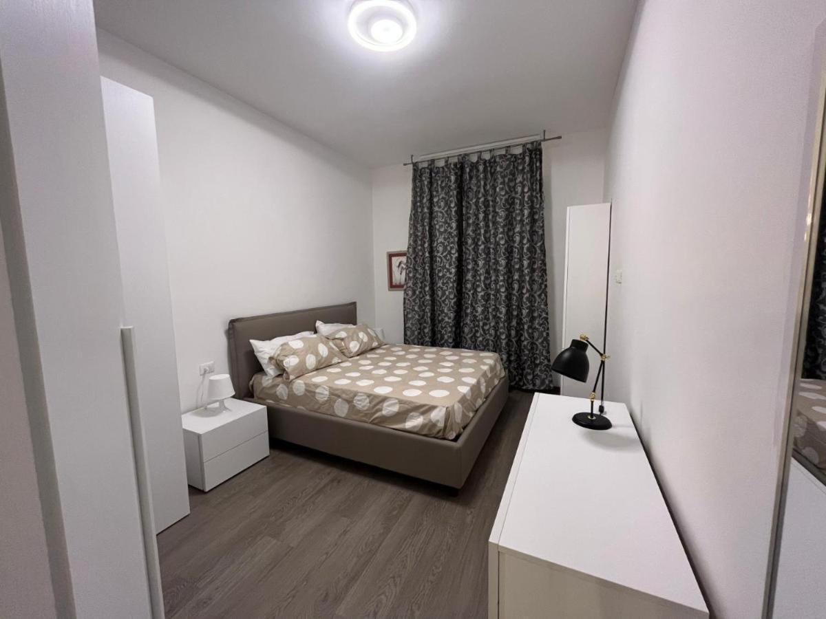 Col Di Lana Apt Milano Esterno foto